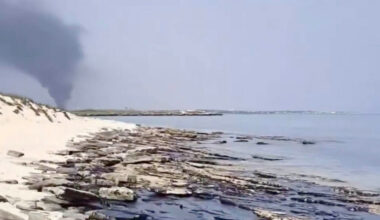 Oil Slick Reaches a Pristine Persian Gulf Island in Iran