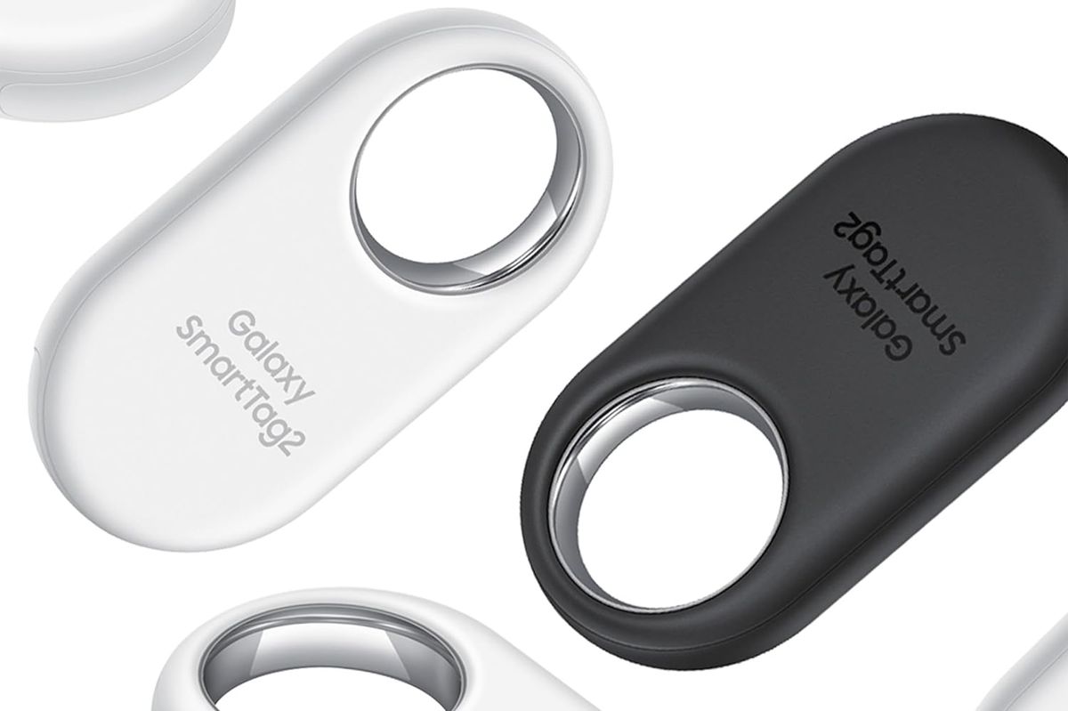 The Samsung Galaxy SmartTag2 shown in black and white