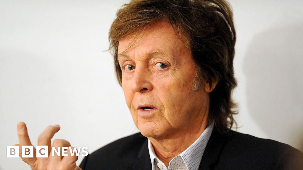 Paul McCartney on playing guitar with Paul Mescal: 'He knew it better than I did!' - BBC