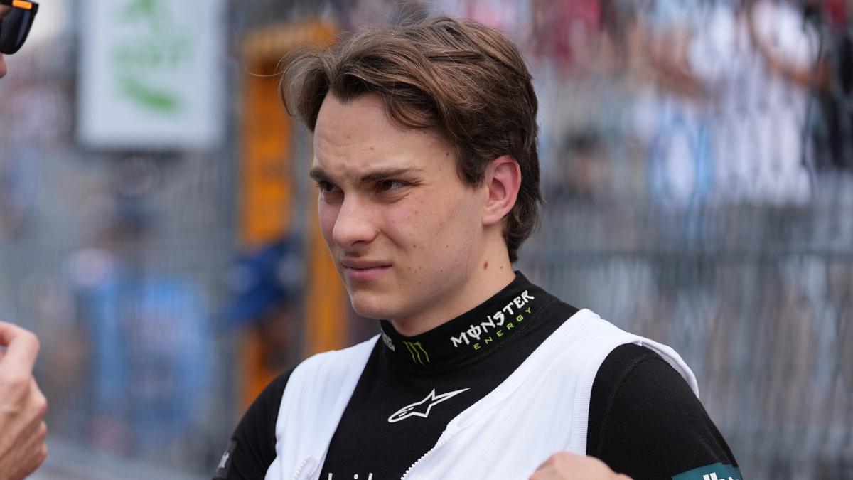 Oscar Piastri reacts to Red Bull rumour amid new Max Verstappen development
