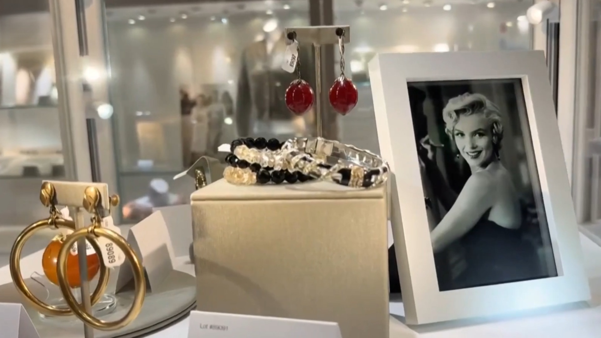 Personal items belonging to Marilyn Monroe going to auction