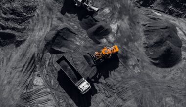 China’s Coal Output Slips as Imports Extend Decline