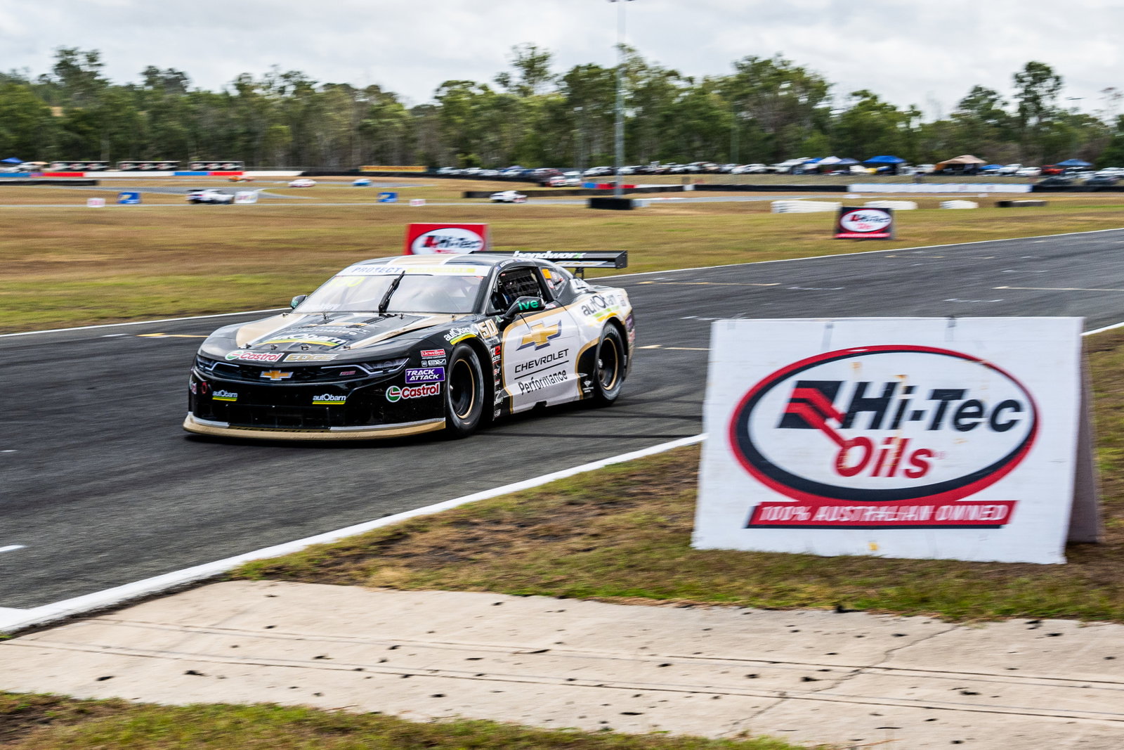 Buckley and Slade complete flawless Saturday sweep