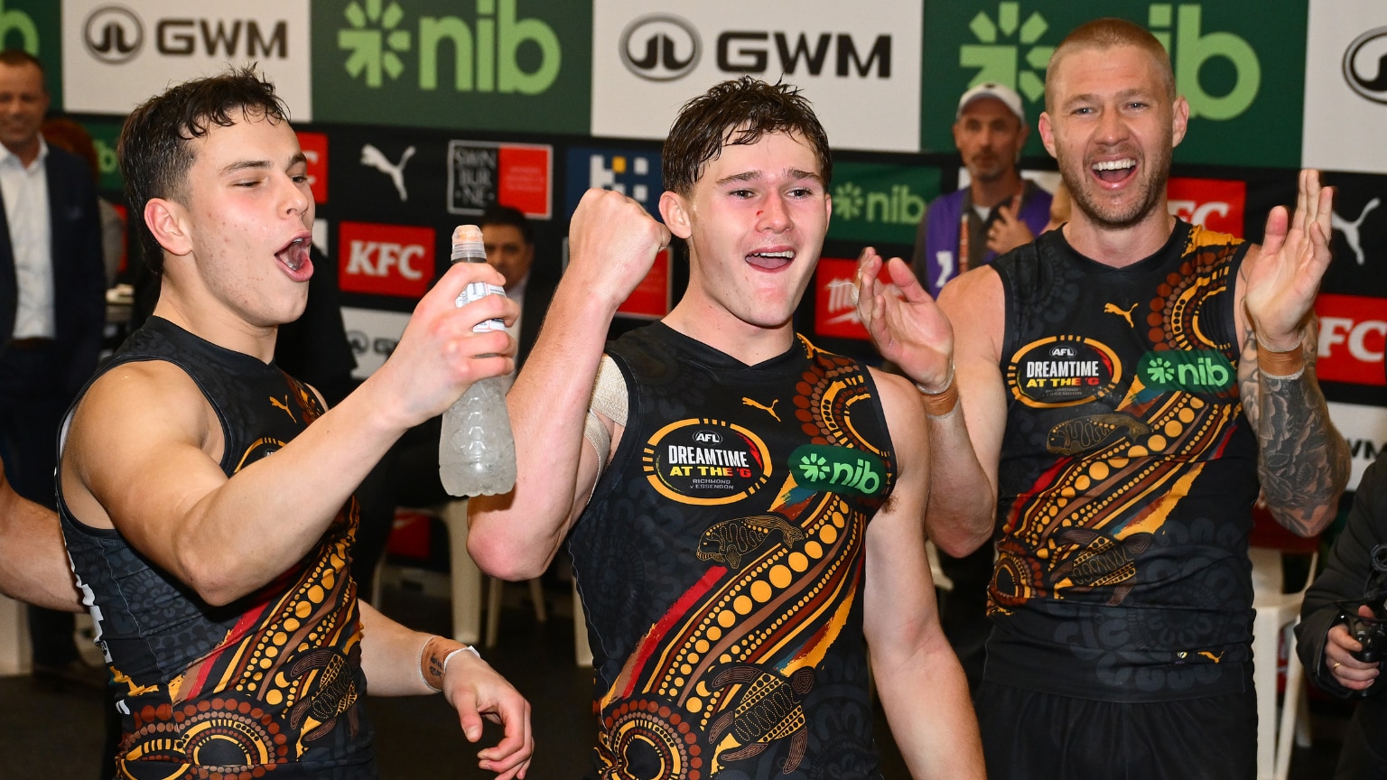 Yze on growing selection pressure, shining Tiger cubs