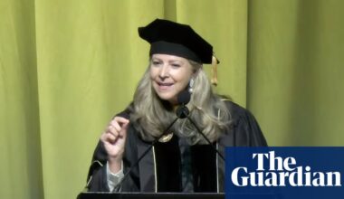Florida students boo graduation speaker who called AI ‘next Industrial Revolution’ | AI (artificial intelligence)