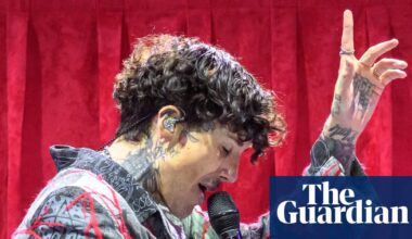 Bring Me the Horizon and Eric Clapton struck by objects thrown by audience members | Bring Me the Horizon