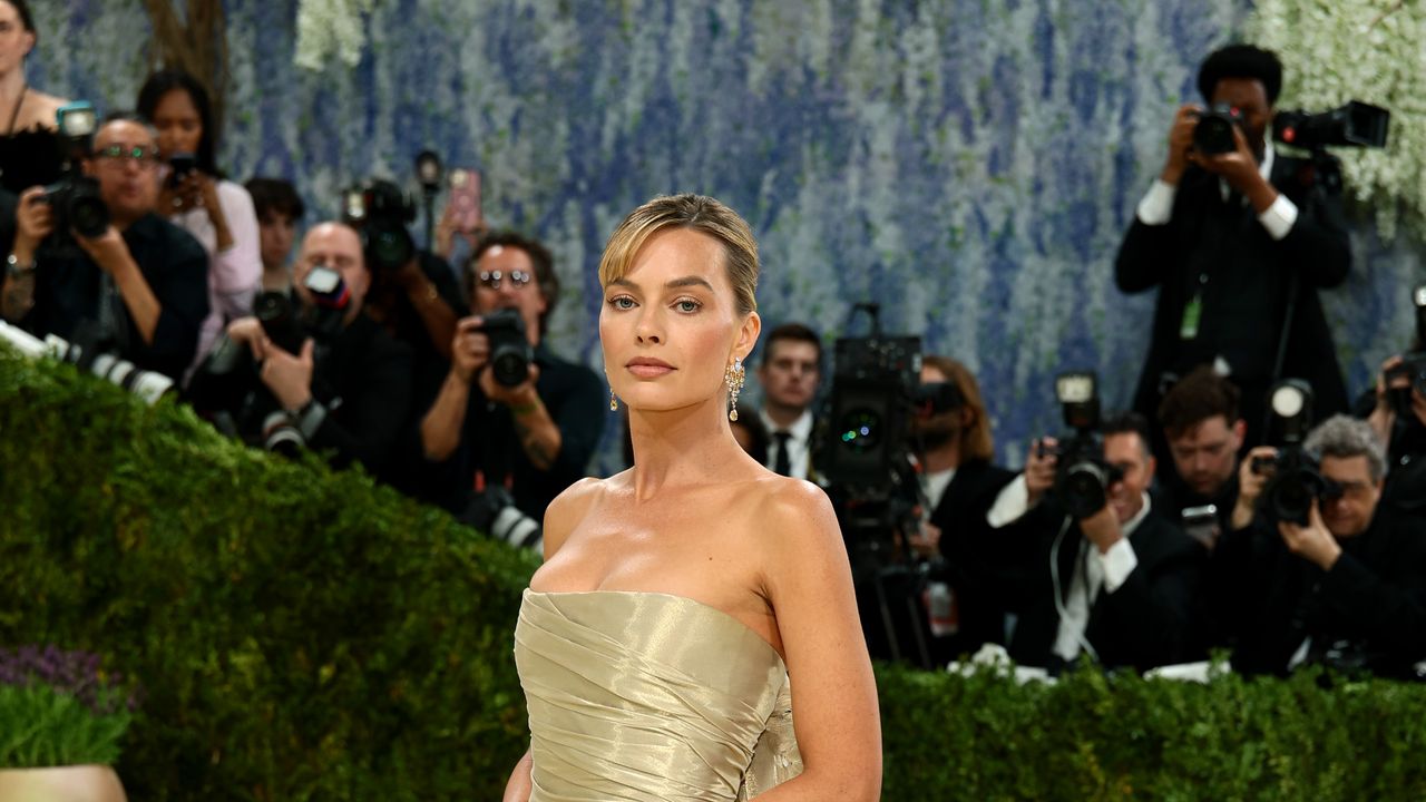 It Took 761 Hours to Make Margot Robbie’s 2026 Met Gala Dress