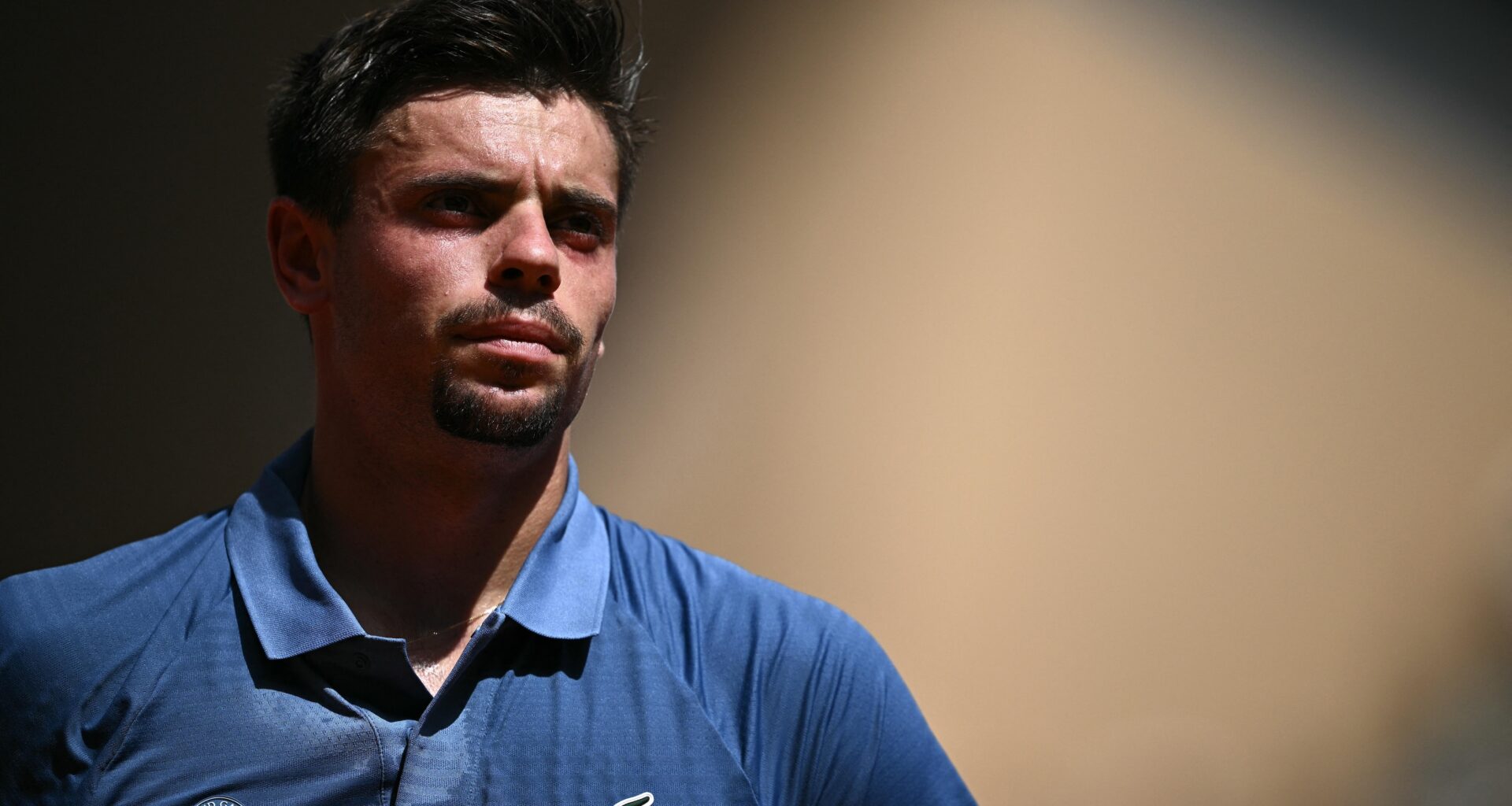 Arthur Gea Pleads for Bathroom Break to Umpire on Video During Debut Match at Roland-Garros
