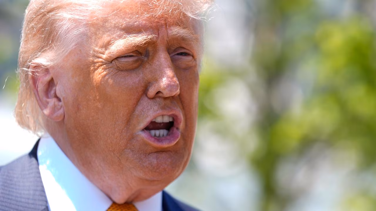 ‘Dumb person!’ Trump let’s fly at reporter