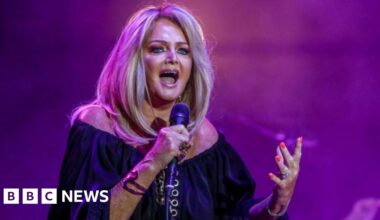 Bonnie Tyler rushed to hospital for surgery - BBC