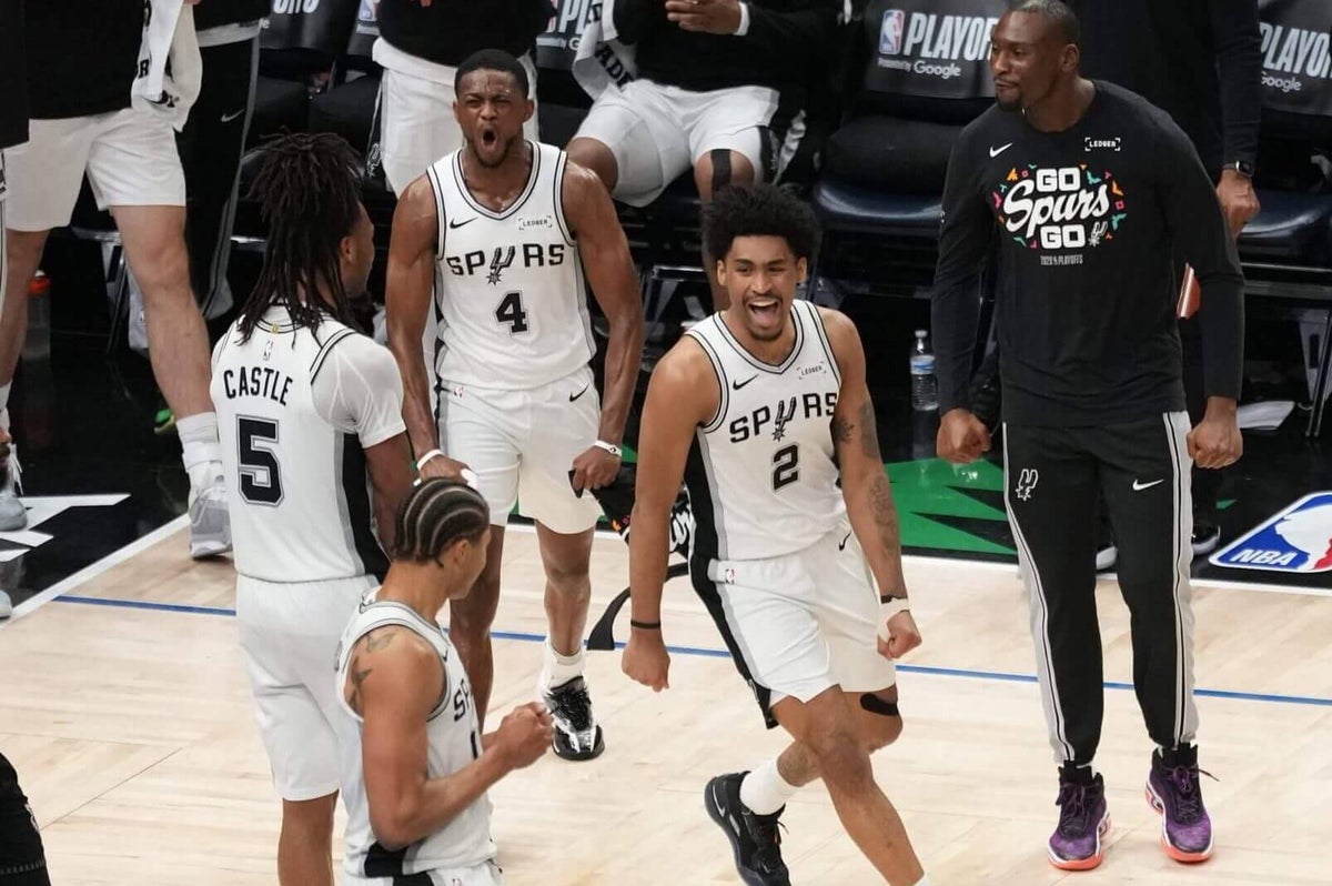 Key to Spurs’ playoff run? The ‘Slash Bros’ and a magical wristband