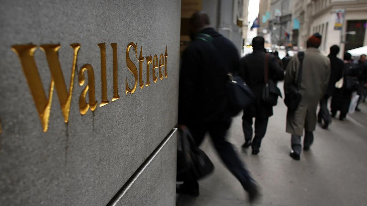 A migraine drugmaker heads to the public markets through reverse merger