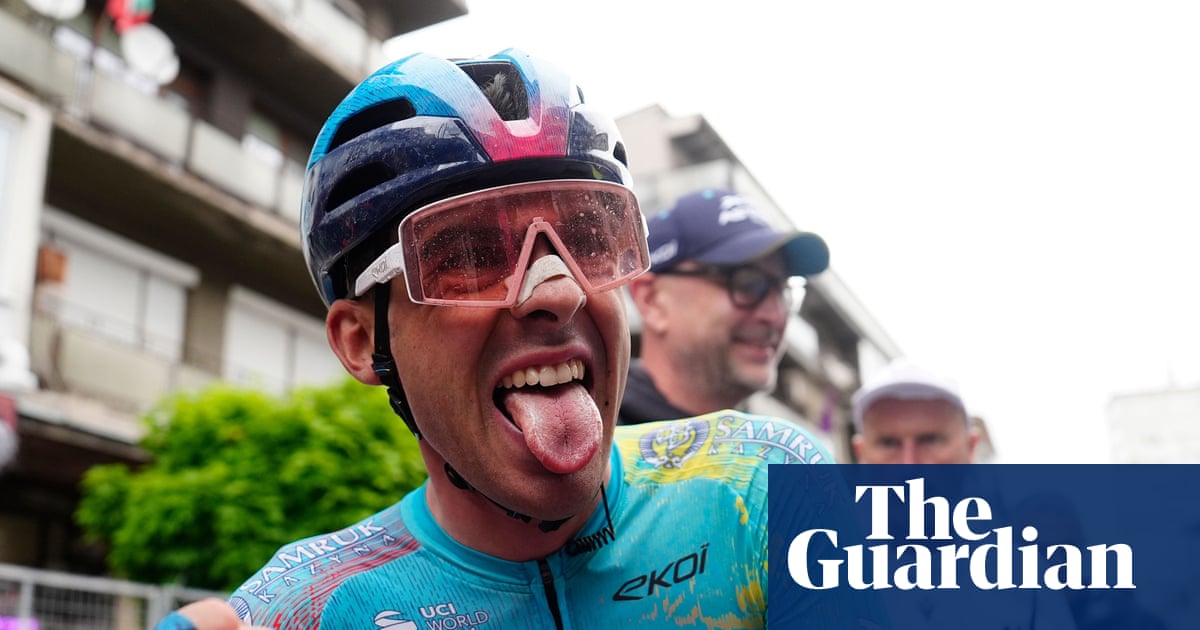 Uruguay’s Silva makes history after dramatic Giro d’Italia second stage | Giro d'Italia