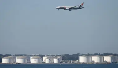 Australia secures more jet fuel shipments from China