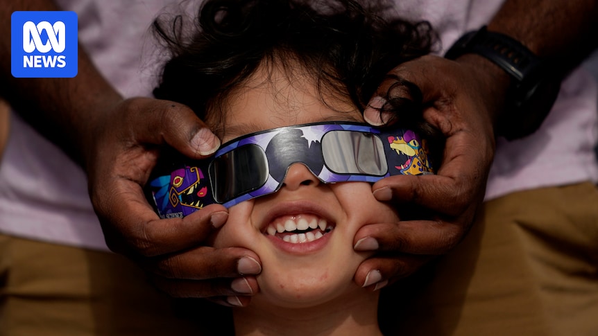 Five-minute solar eclipse in WA's north to attract thousands to 'middle of nowhere'
