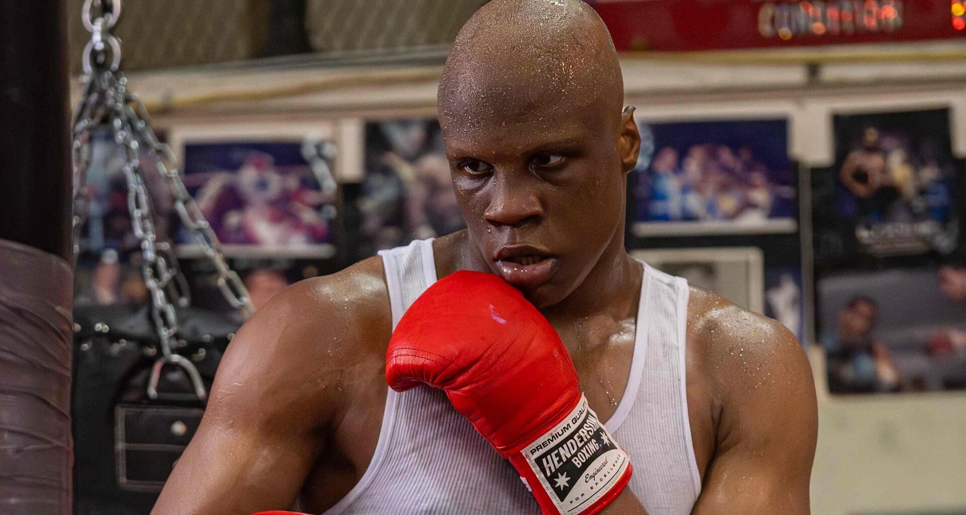 Now in main event, Oberlton looks to make waves in boxing, fashion