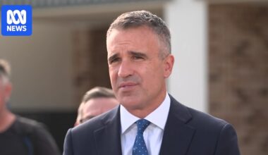 SA premier plays down social media posts attempting to reveal his home address amid golf course controversy