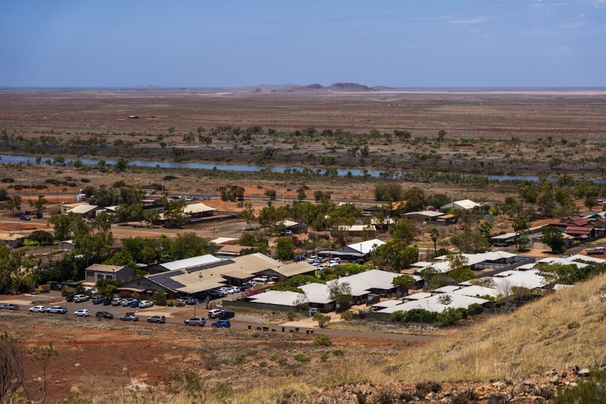 Wide pictures from a hill of the Roebourne townsite