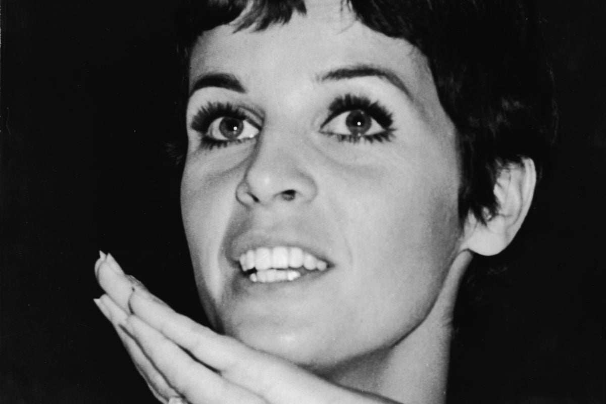 Claudine Longet: Singer embroiled in 1970s shooting scandal dies aged 84 - The Independent