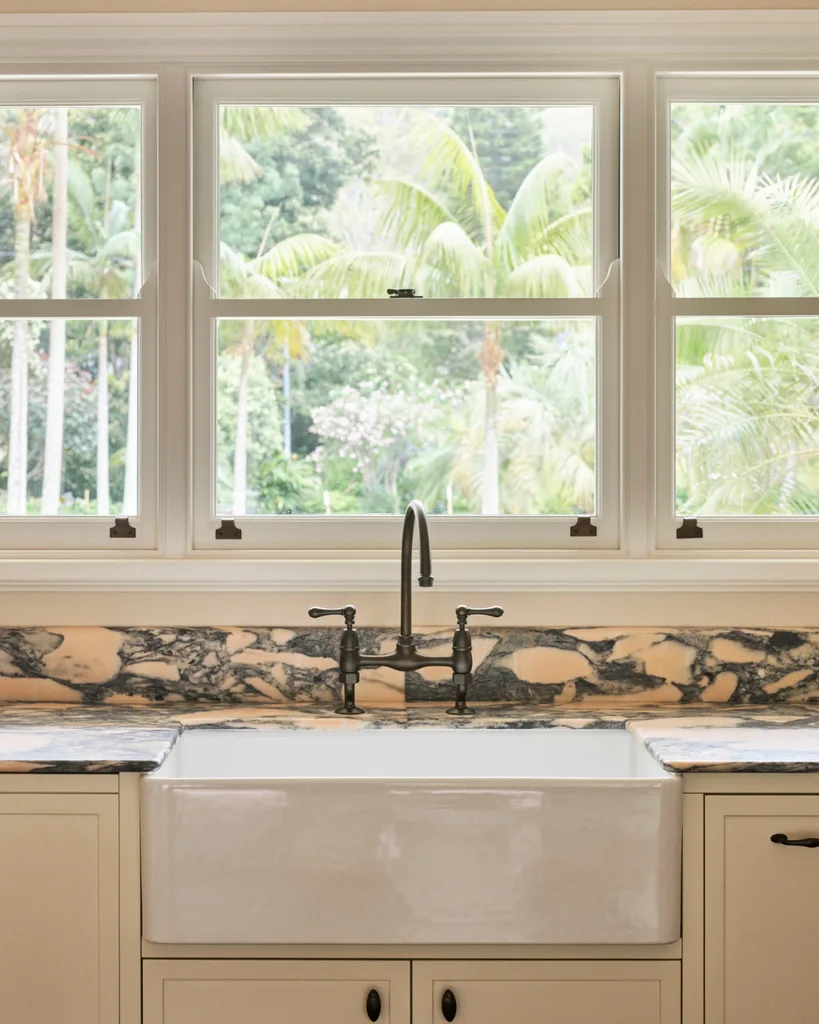 Kitchen sink marble backsplash