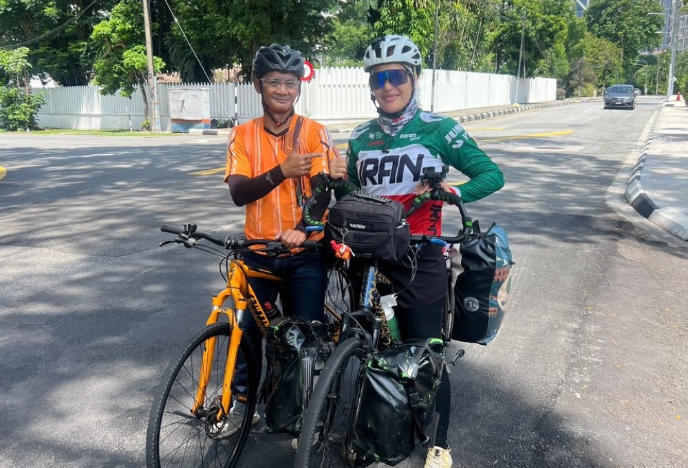 Arezoo Eskandari finds Malaysians hospitable as she continues her journey to Johor. — Picture courtesy of Arezoo Eskandari