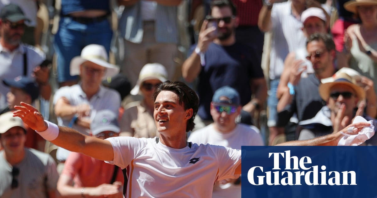Australian wildcard Adam Walton shocks Daniil Medvedev at French Open | French Open 2026