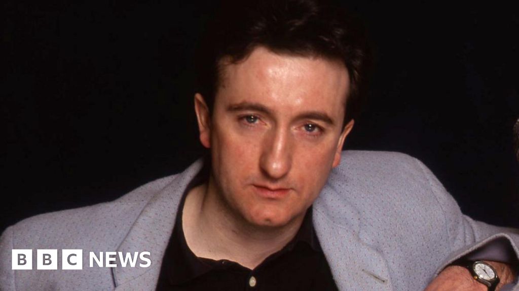 Gary Lydon: Irish actor and Banshees of Inisherin star dies aged 61 - BBC