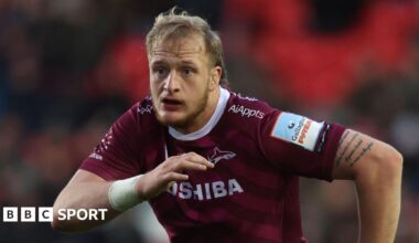 Ben Bamber, wearing the maroon away kit for Sale Sharks