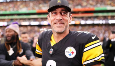 Aaron Rodgers Returns to NFL for 22nd Season on 1-Year Deal with Steelers After Months of Speculation
