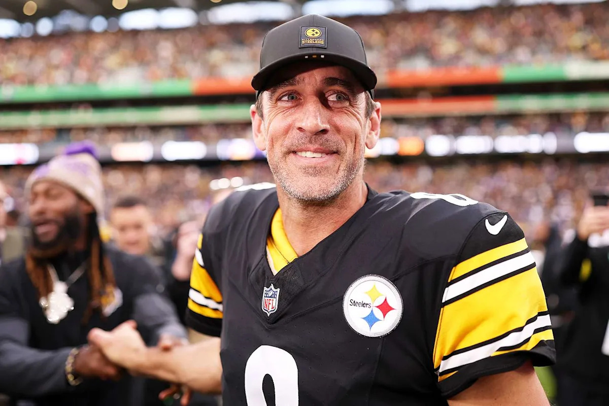 Aaron Rodgers Returns to NFL for 22nd Season on 1-Year Deal with Steelers After Months of Speculation
