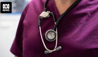 Health Minister denies health cuts, despite asking department to find $700m in cuts