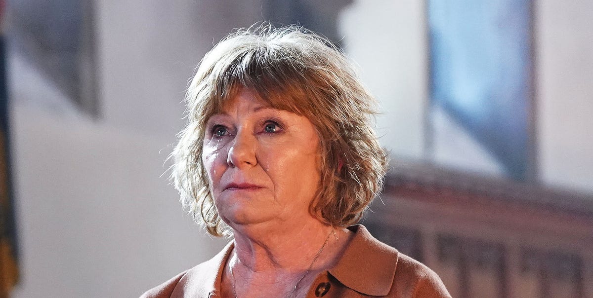 EastEnders reveals emotional funeral scenes in 34 spoiler pictures
