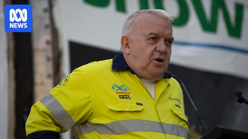 Snowy Hydro bosses paid more than $1.2m in bonuses as renewables project costs spiral