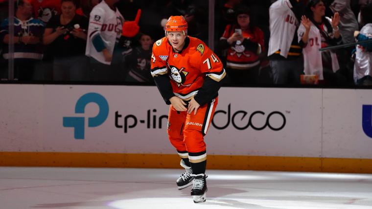 John Carlson to Flyers rumor ignites NHL buzz before free agency