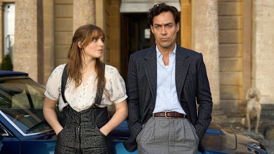 Bella Maclean as Taggie O’Hara and Alex Hassell as Rupert Campbell-Black in Rivals.