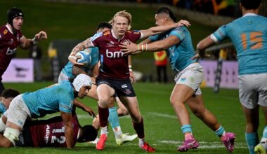 Kicking it: Reds flyhalf Gordon comfortable with goal-kicking duties once again