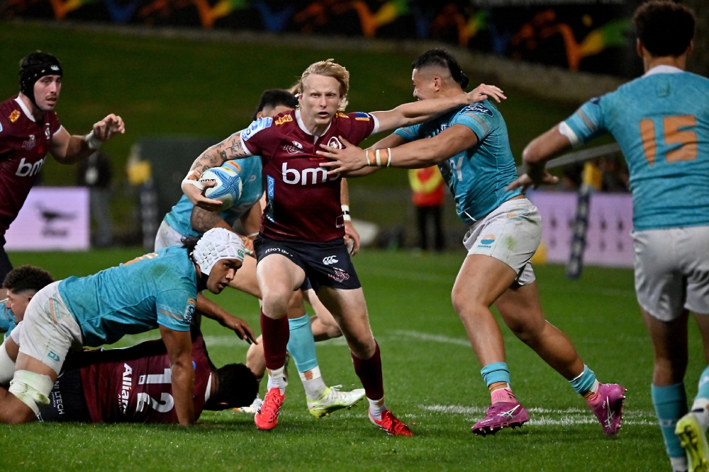 Kicking it: Reds flyhalf Gordon comfortable with goal-kicking duties once again