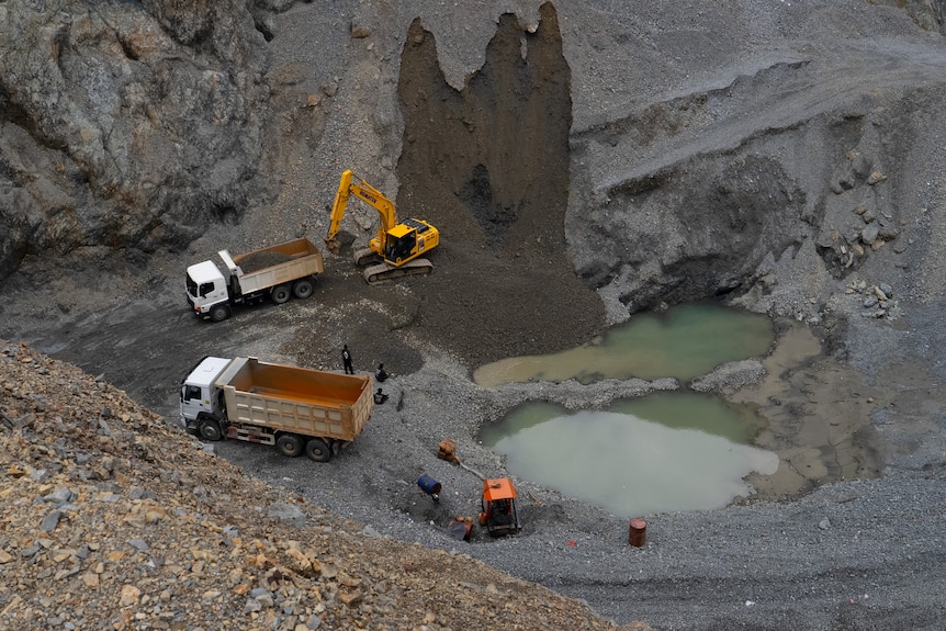 Trucks at work at Panguna mine.