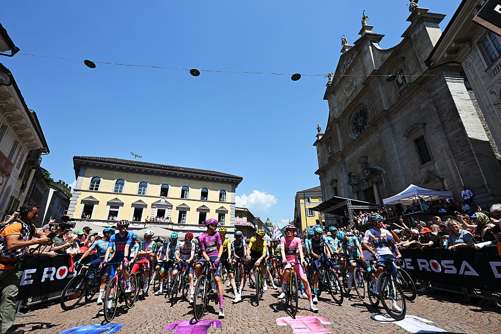 BELLINZONA, SWITZERLAND - MAY 26: (L-R) Jardi Christiaan van der Lee of Netherlands and Team EF Education - EasyPost - Blue Mountain Jersey, Paul Magnier of France and Team Soudal Quick-Step - Purple Points Jersey, Jonas Vingegaard of Denmark and Team Visma | Lease a Bike - Pink Leader Jersey and Afonso Eulalio of Portugal and Team Bahrain - Victorious - White Best Young Rider Jersey prior to the 109th Giro d&amp;apos;Italia 2026, Stage 16 a 113km stage from Bellinzona to Cari 1645m / #UCIWT / on May 26, 2026 in Bellinzona, Switzerland. (Photo by Tim de Waele/Getty Images)