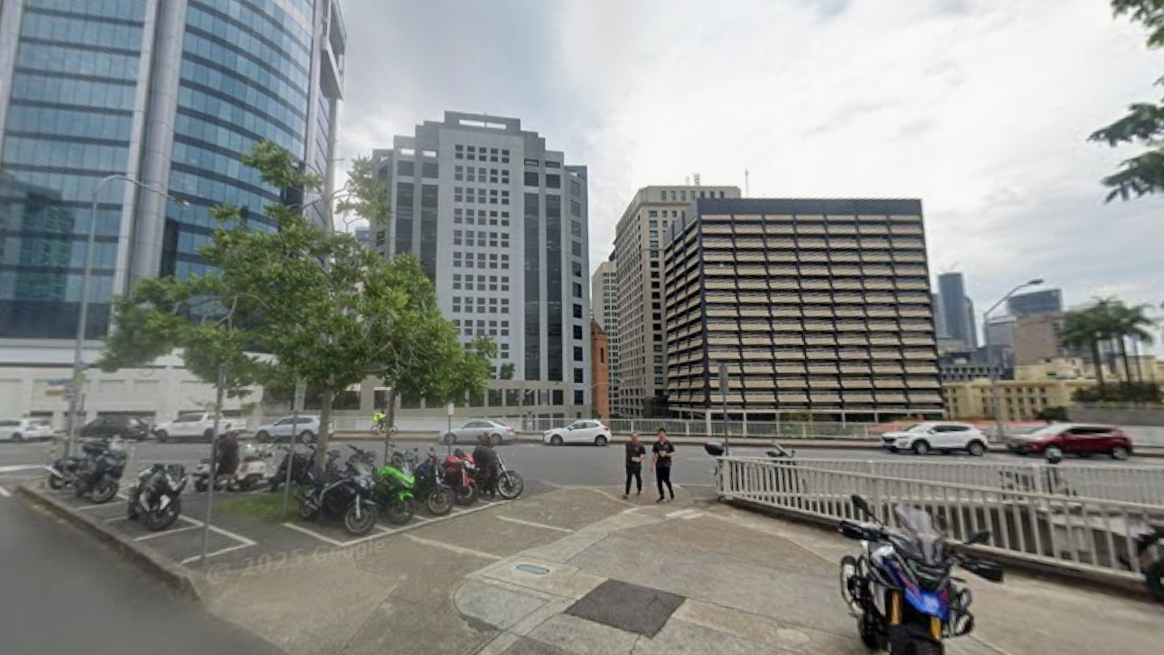 Teenager falls to death attempting to flee police on sixth floor balcony in Brisbane