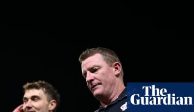 Michael Voss quits as Carlton coach after disastrous start to AFL season | AFL