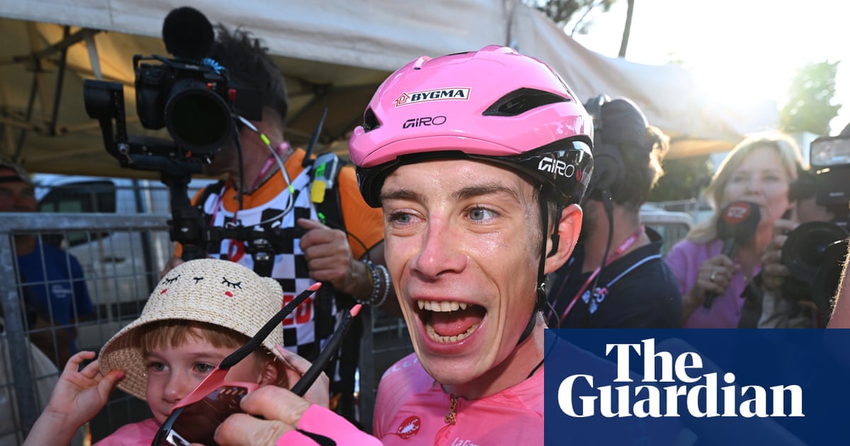 Vingegaard seals Giro d’Italia and is eighth cyclist to complete Grand Tour set | Giro d'Italia