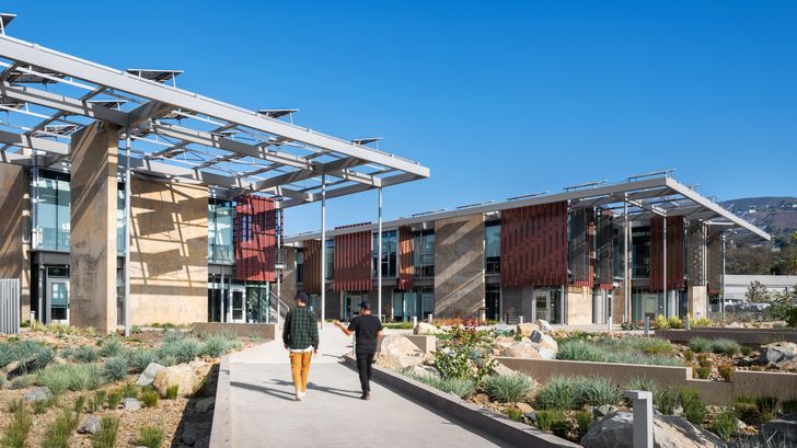 Malibu High School – Koning Eizenberg Architecture and NAC Architecture (Malibu).