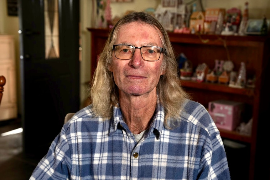 A portrait photo of a former steelworker.