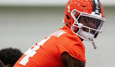 NFL Analyst: 'Extremely Difficult' Seeing Deshaun Watson Redeeming Himself in 2026