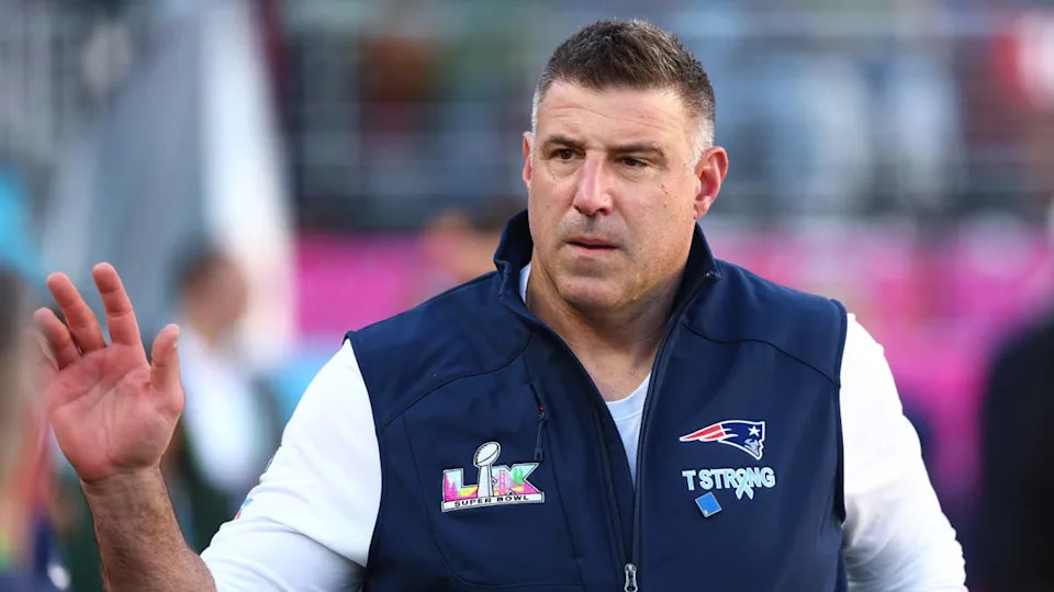 Feb 8, 2026; Santa Clara, CA, USA; New England Patriots head coach Mike Vrabel walks on field before Super Bowl LX against the <a class="link " href="https://sports.yahoo.com/nfl/teams/seattle/" data-i13n="sec:content-canvas;subsec:anchor_text;elm:context_link" data-ylk="slk:Seattle Seahawks;sec:content-canvas;subsec:anchor_text;elm:context_link;itc:0" data-yga="{"yLinkElement":"context_link","yModuleName":"content-canvas","yLinkText":"Seattle Seahawks","ySubModuleName":"anchor_text","yHasCommerce":false}">Seattle Seahawks</a> at Levi's Stadium. Mandatory Credit: Mark J. Rebilas-Imagn Images© Mark J&period; Rebilas-Imagn Images&period;