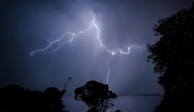 WA and Perth Weather: BOM issue severe thunderstorm warning for damaging winds and heavy rainfall in south