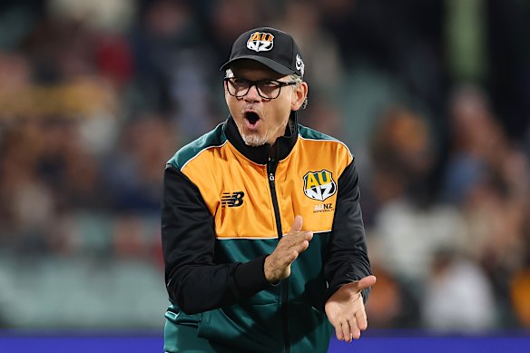 Les Kiss will take over from Joe Schmidt as Wallabies coach.