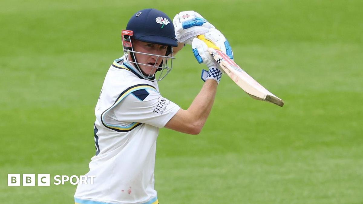 Harry Brook batting against Warwickshire