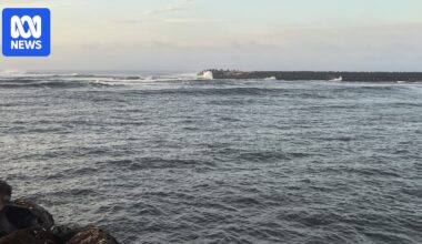 Three dead including two rescue volunteers after Ballina boating accident on NSW coast